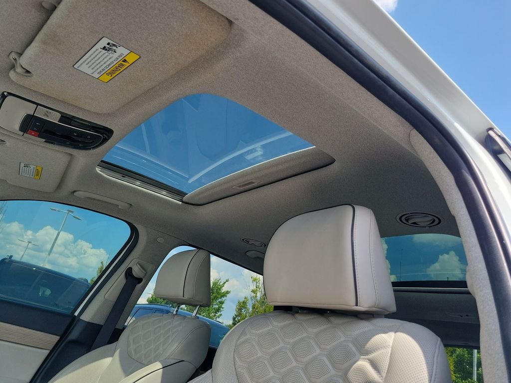 Used 2022 White Hyundai Limited image 16