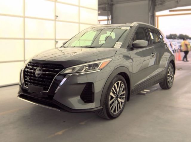 Used 2024 Gray Nissan SV image 2