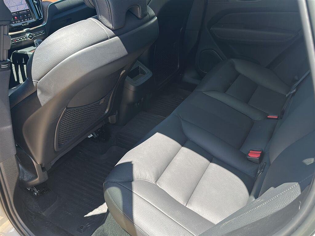Used 2023 Silver Dawn Metallic Volvo Plus Dark Theme image 6