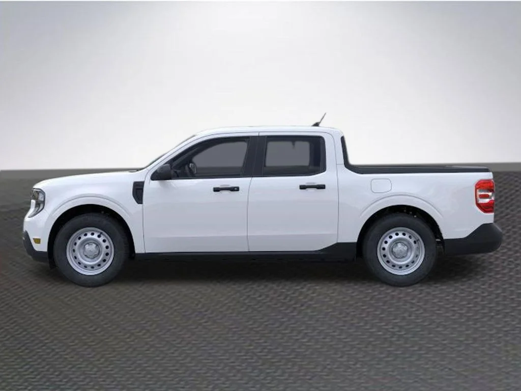 New 2026 Oxford White Ford XL image 3