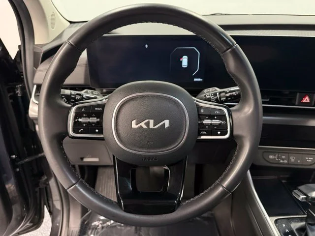 Used 2025  Kia SX image 19