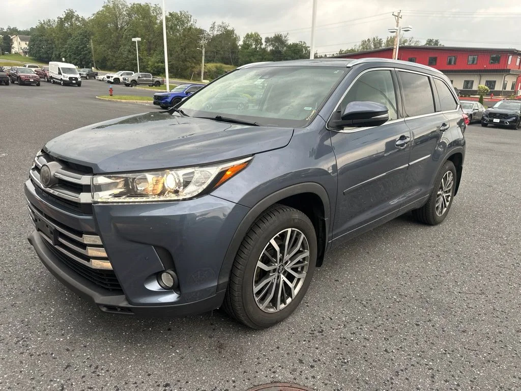 Used 2018 Shoreline Mist Toyota Limited Platinum image 7