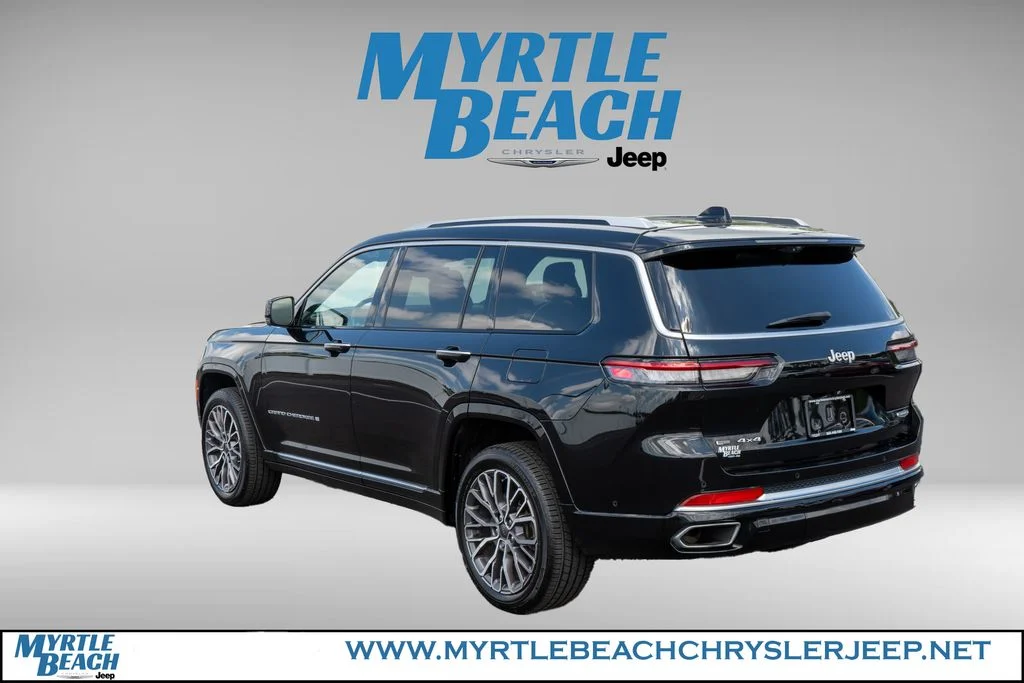 Certified Used 2021 Diamond Black Jeep Summit image 4