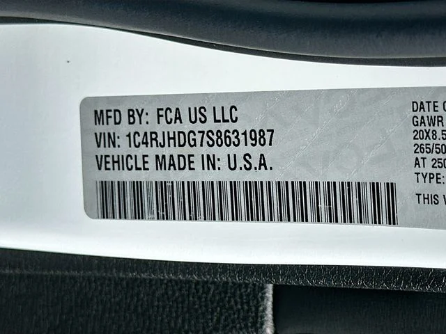 Certified Used 2025 White Jeep Overland image 33