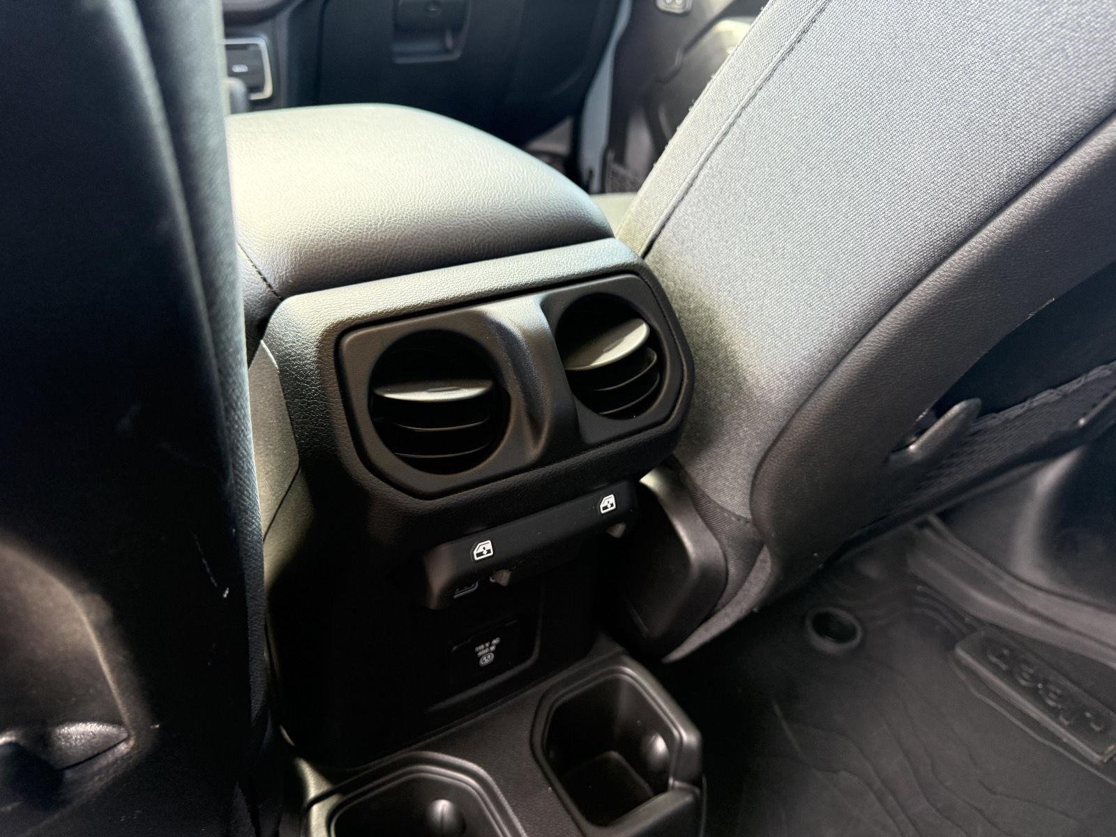Used 2025 Anvil Clearcoat Jeep Rubicon image 31