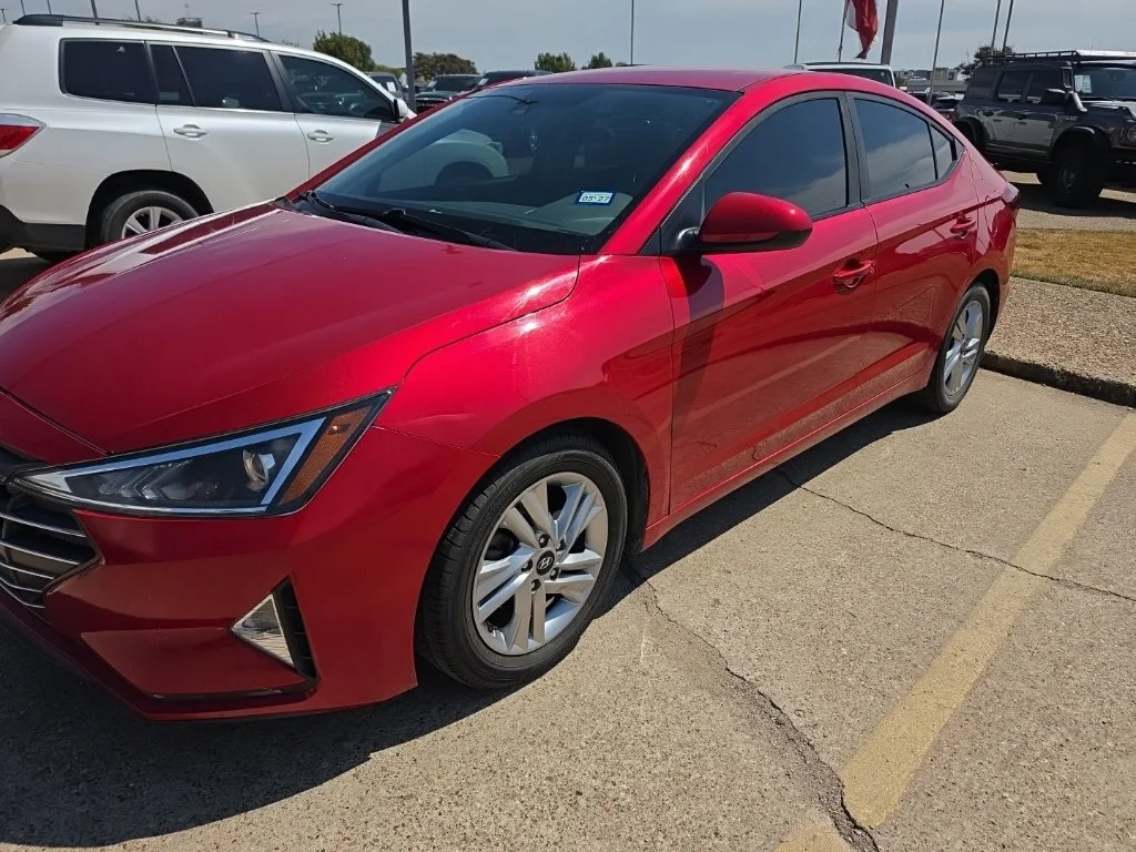 Used 2020 Red Hyundai SEL image 1