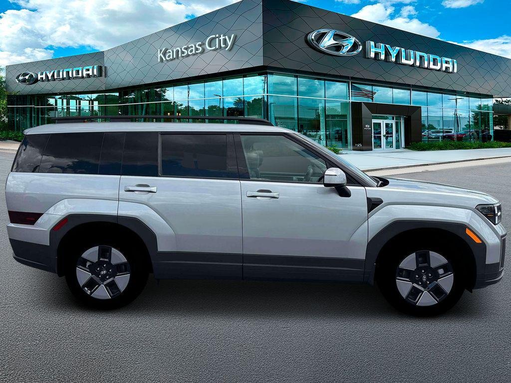New 2026 Shimmering Silver Hyundai SEL image 9