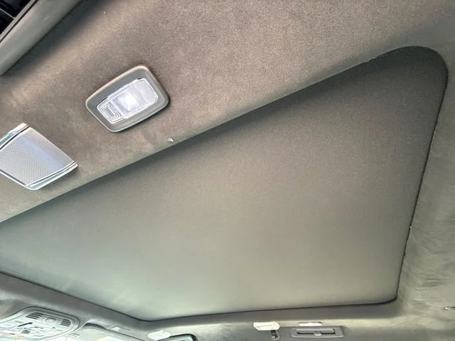 Used 2025 Green Cadillac V-Series image 19