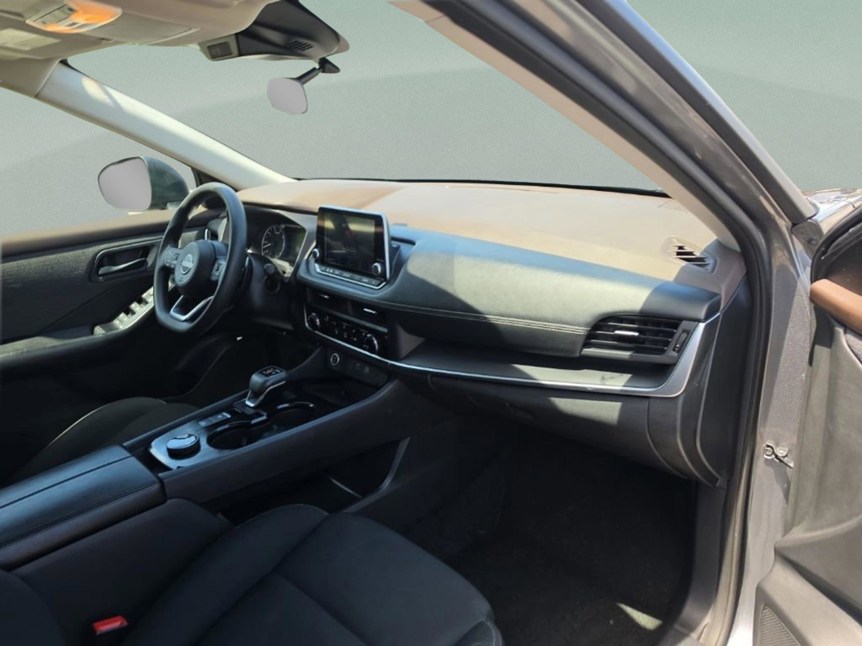 Used 2023 Gry/gray Nissan S image 26