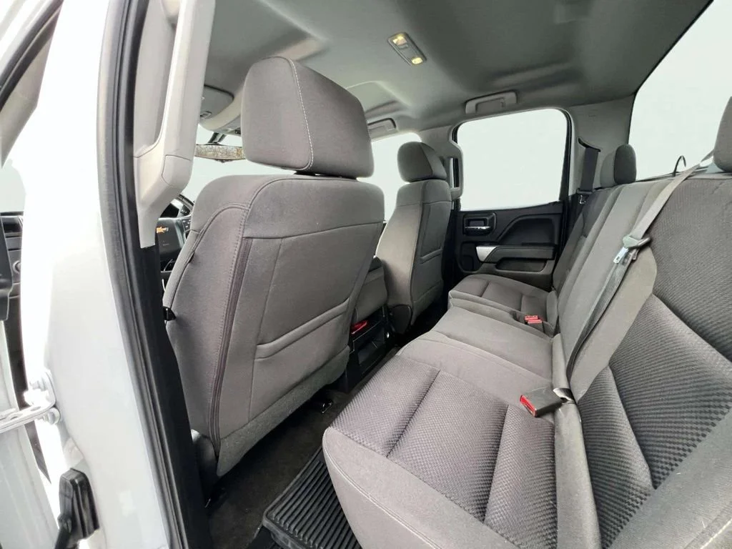 Certified Used 2018 SUMMIT WHITE Chevrolet LT image 18