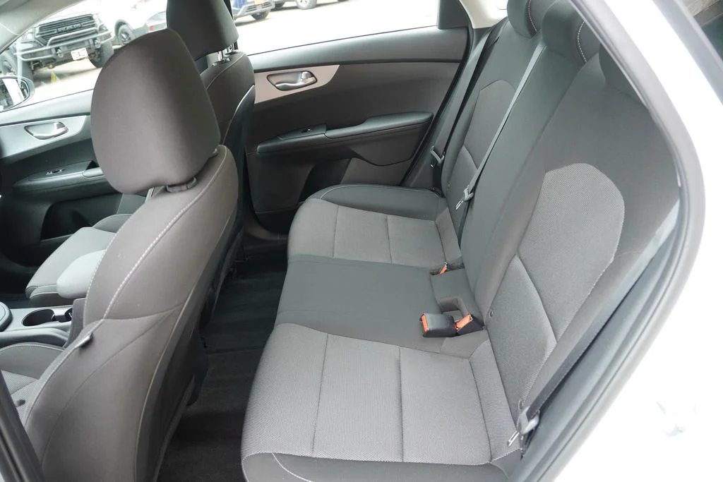 Certified Used 2023 Snow White Pearl Kia LXS image 17