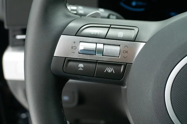 Used 2025 Denim Blue Hyundai SEL Convenience image 28