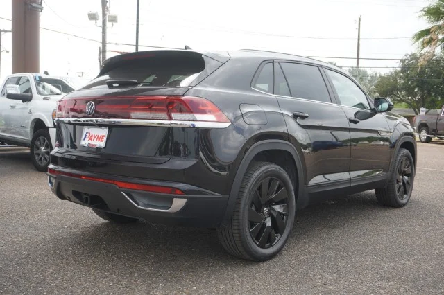 New 2026 Deep Black Pearl Volkswagen 2.0T SE W/TECHNOLOGY image 7