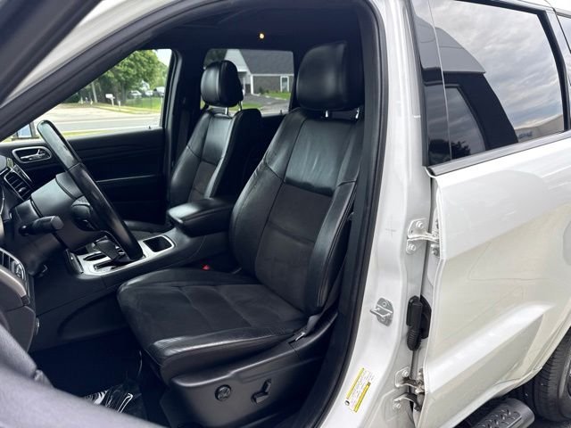 Used 2019 White Jeep Altitude image 14