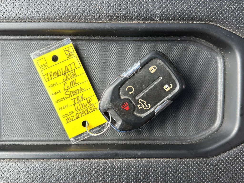 Used 2021 White GMC AT4 image 14