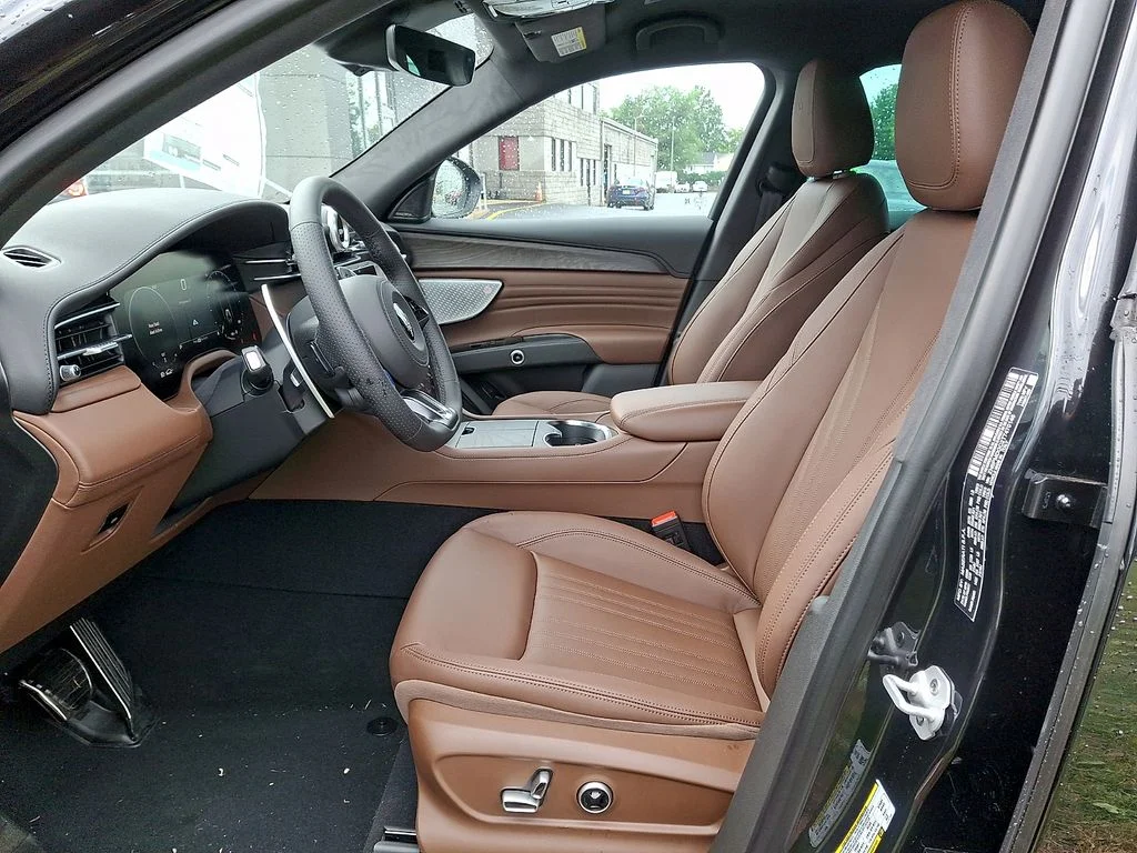2026 Maserati Grecale Modena V6 - Photo 8