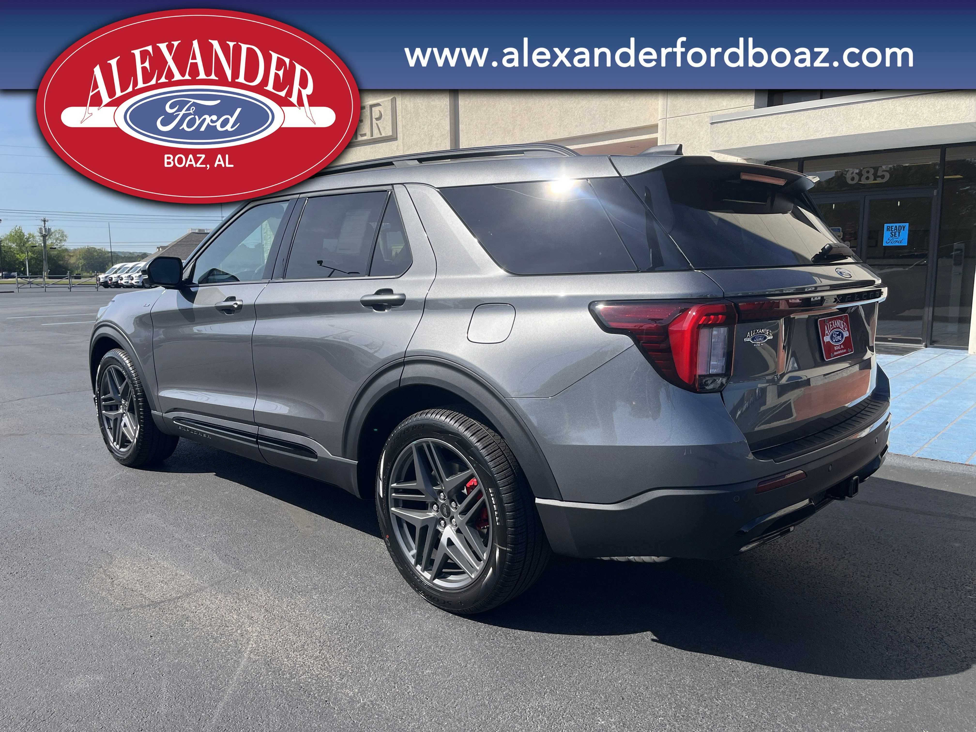 New 2026 Carbonized Gray Metallic Ford ST-Line image 2