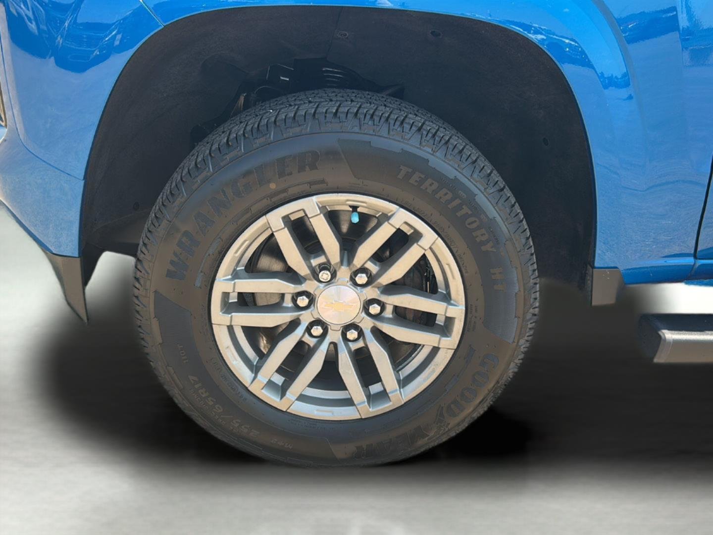 Used 2023 Glacier Blue Metallic Chevrolet 4WD LT image 28