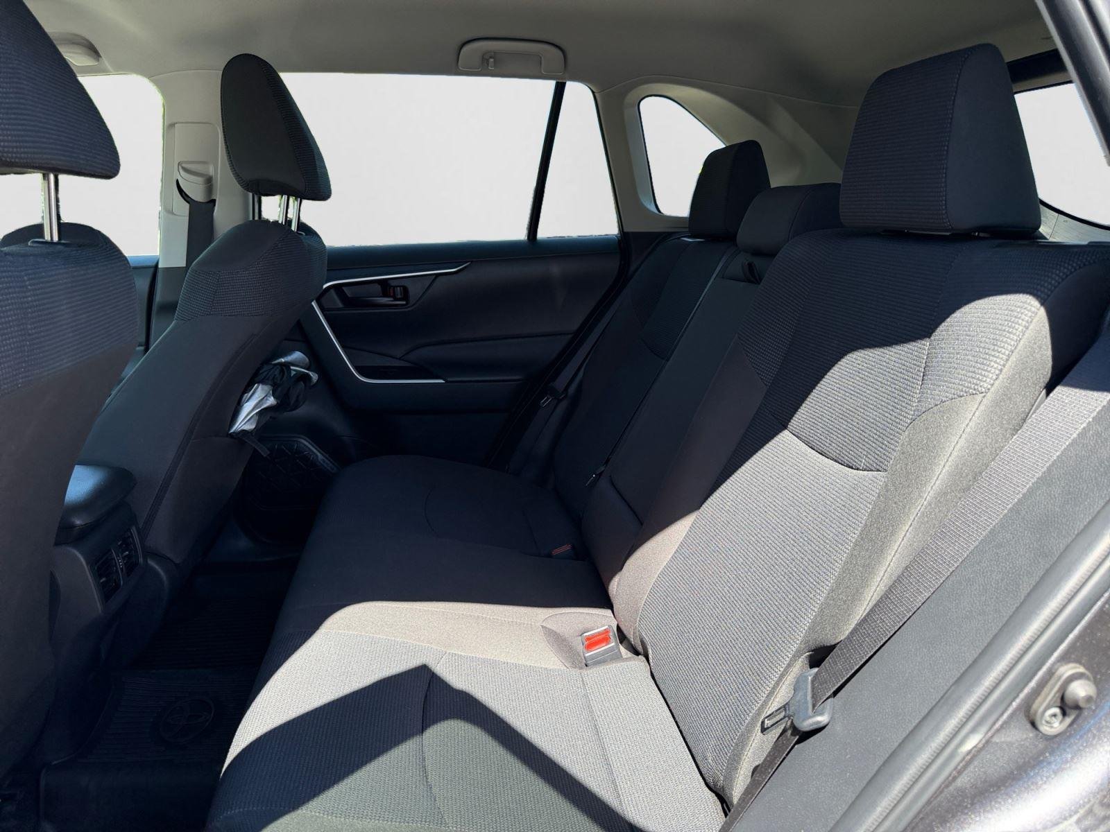 2024 Toyota RAV4 LE - Photo 16