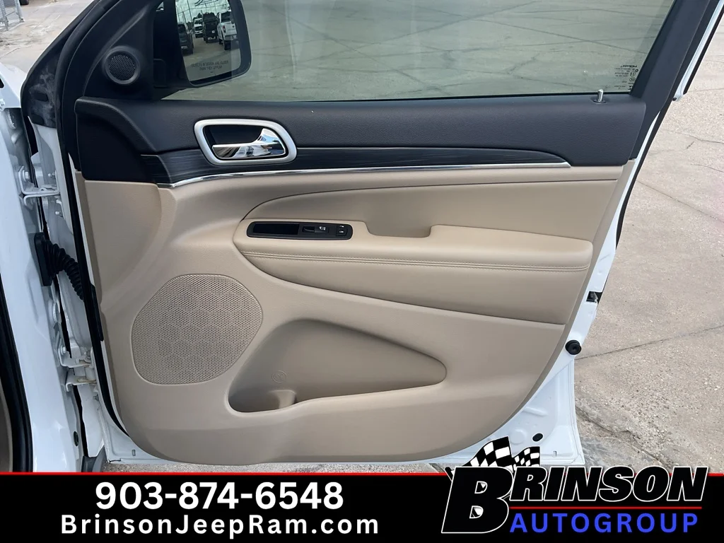 Used 2022 Bright White Clearcoat Jeep Limited image 22