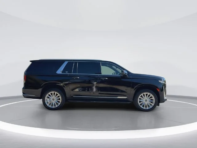 Used 2023 Black Cadillac Luxury image 9
