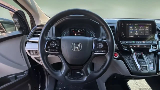 Used 2023  Honda Touring image 12