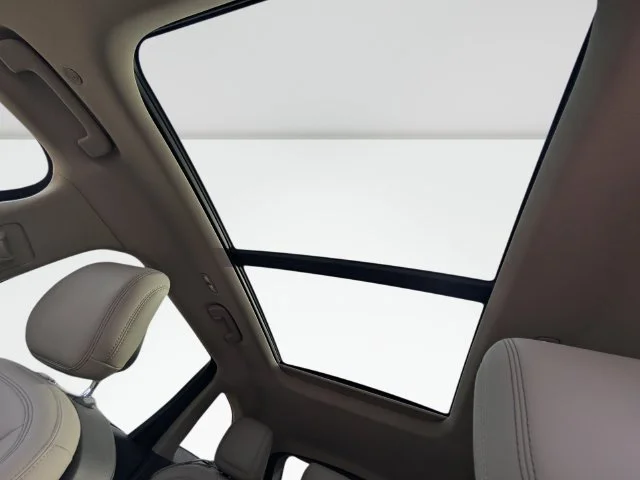Used 2024 White Lincoln Reserve image 24
