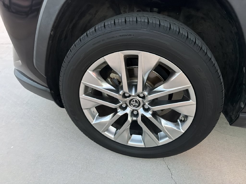 2019 Toyota RAV4 XLE Premium - Photo 32