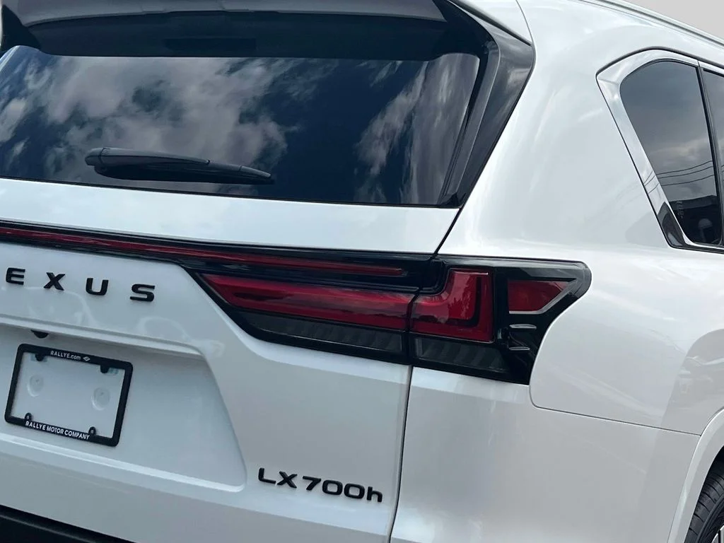 2026 Lexus LX 700h Luxury - Photo 8