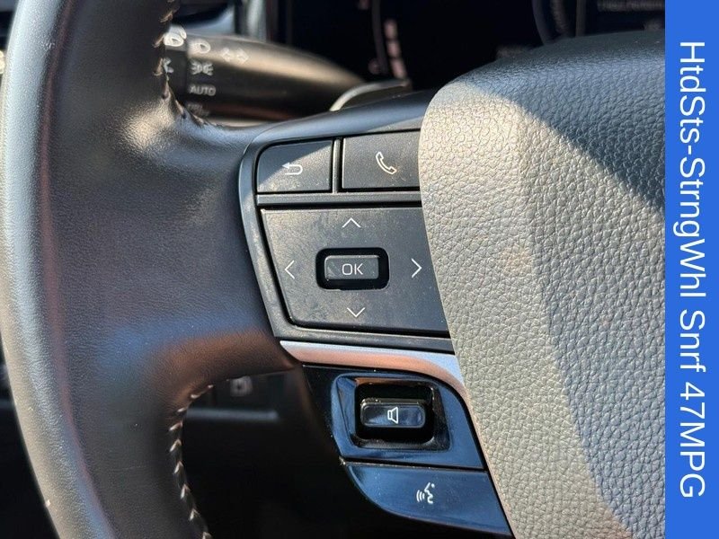 Used 2025 Ice Toyota SE image 20