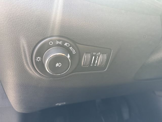 New 2026 Blue Jeep Latitude image 30
