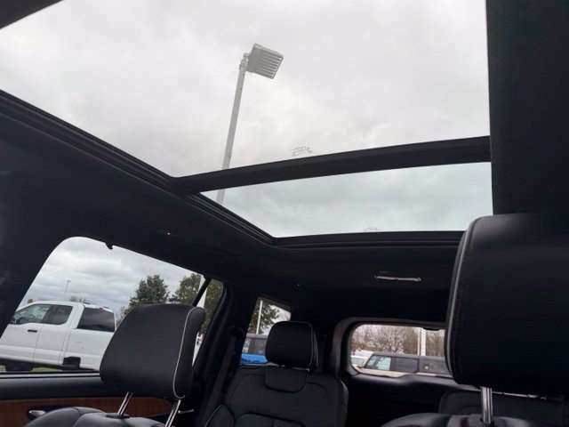 Used 2023 Bright White Clearcoat Jeep Summit Reserve image 19