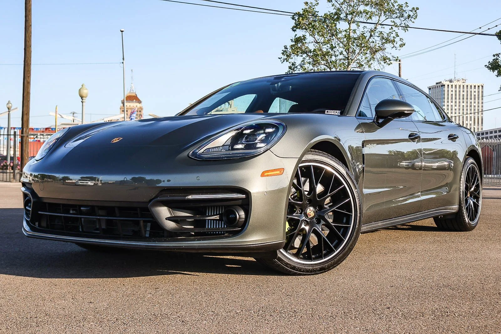 2023 Porsche Panamera 4S E-Hybrid Executive's photo