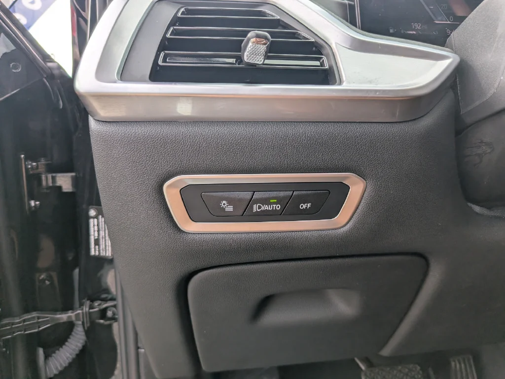 Used 2024 Black BMW xDrive40i image 25