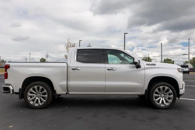 Used 2019 Beige Chevrolet High Country image 5