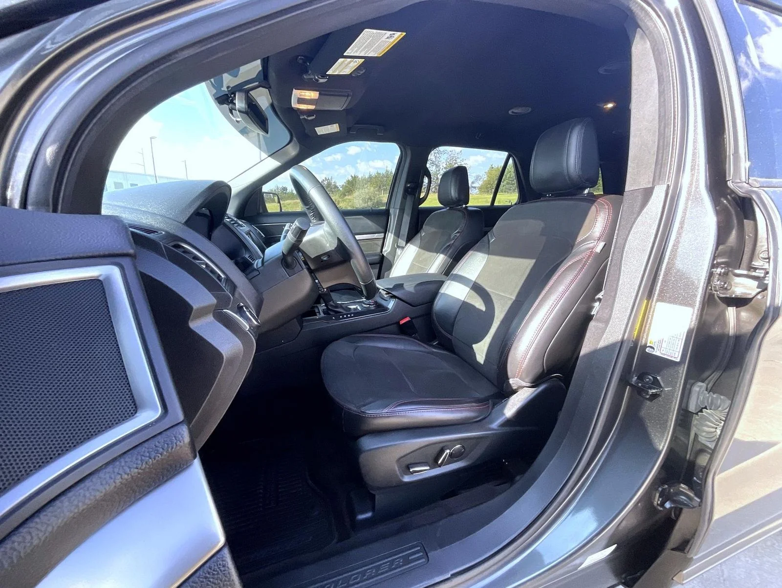Used 2018 Gray Ford XLT image 11