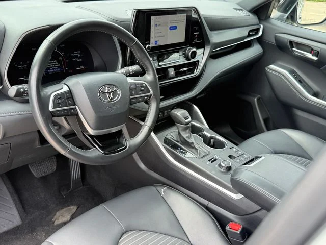 Used 2025 Silver Toyota XSE image 9