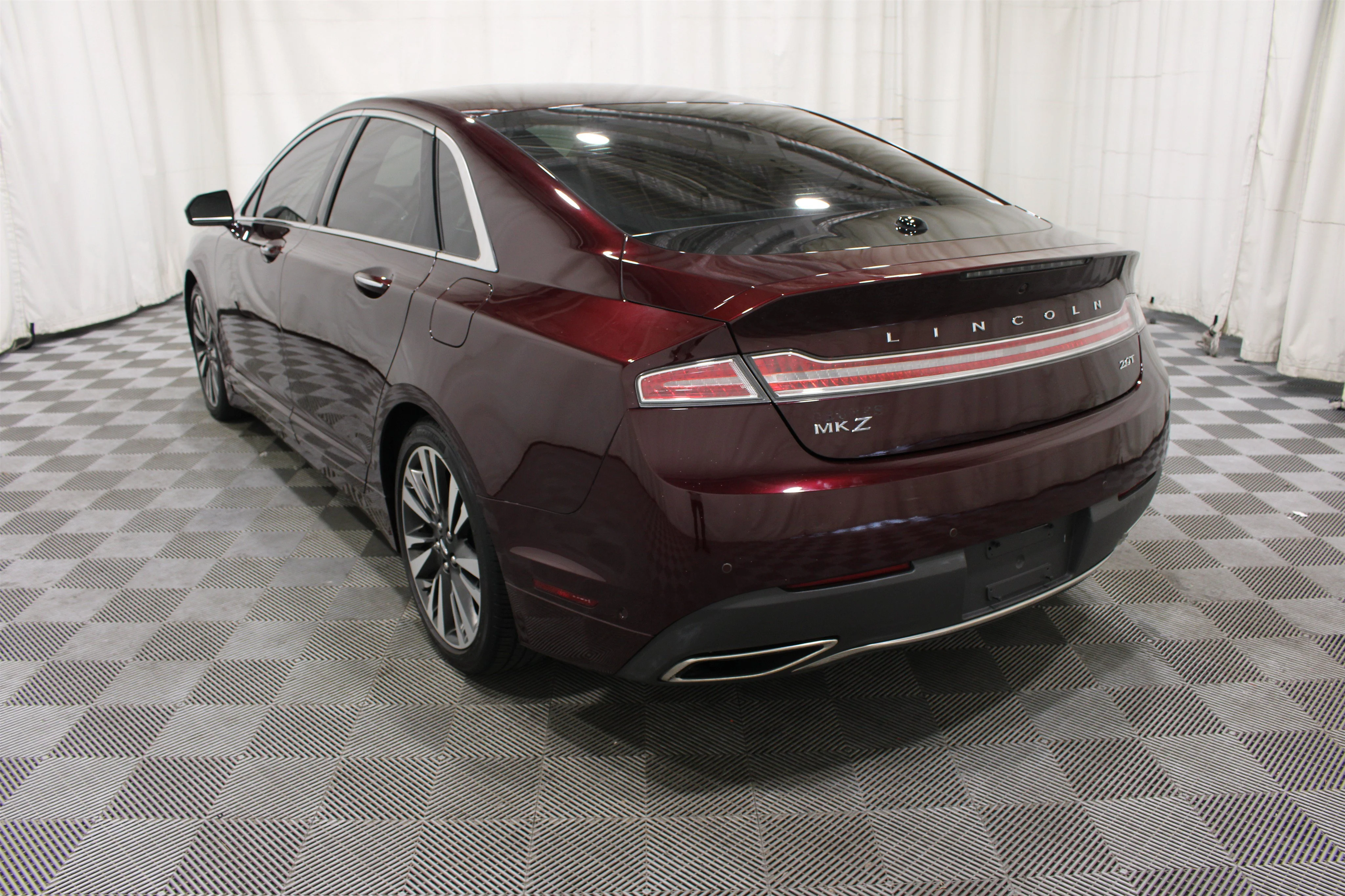 Used 2018 Burgundy Velvet Metallic Tinted Clearcoat Lincoln Select image 32