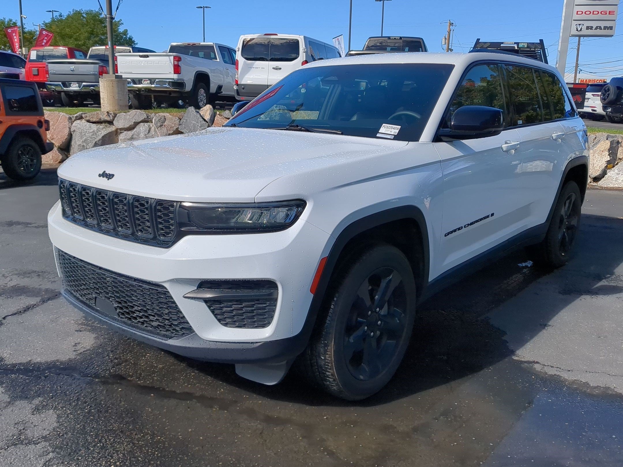 Used 2023 Bright White Clearcoat Jeep Altitude image 9