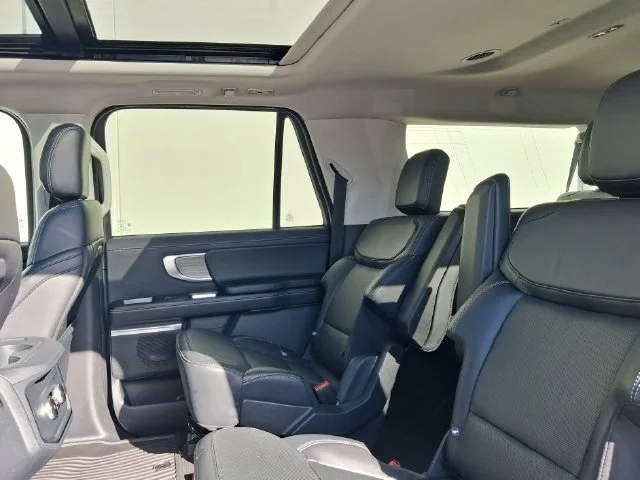 Used 2025 White Ford Platinum image 29