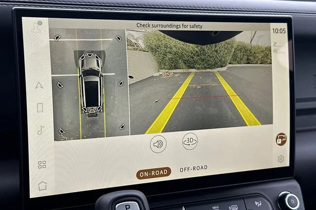 New 2026 Woolstone Green Land Rover X-Dynamic SE image 18