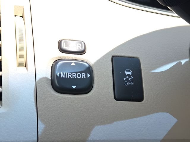 Used 2011 Red Toyota Base image 20