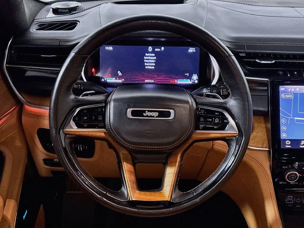 Used 2023 Black Jeep Summit Reserve image 13