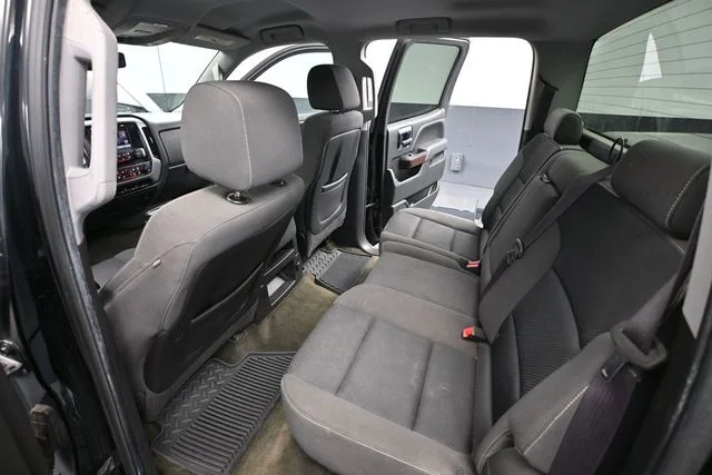 Used 2015 Black GMC SLE image 34