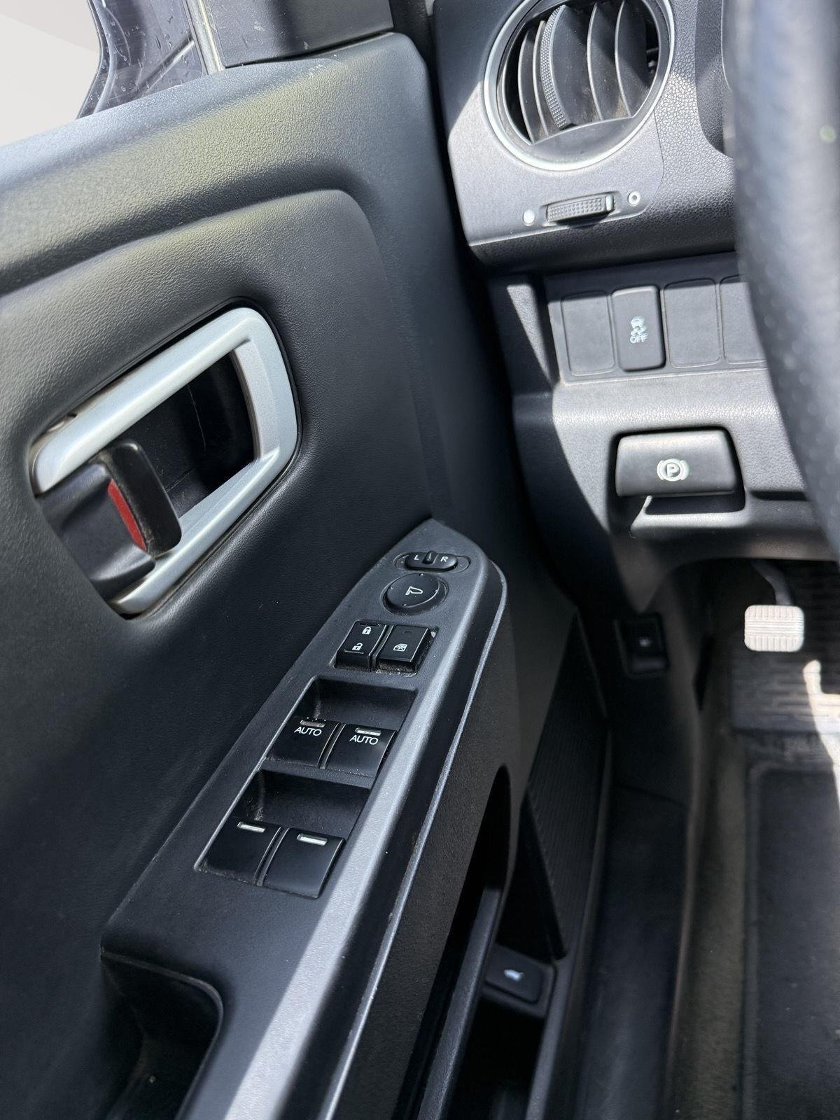 Used 2014  Honda EX-L image 10