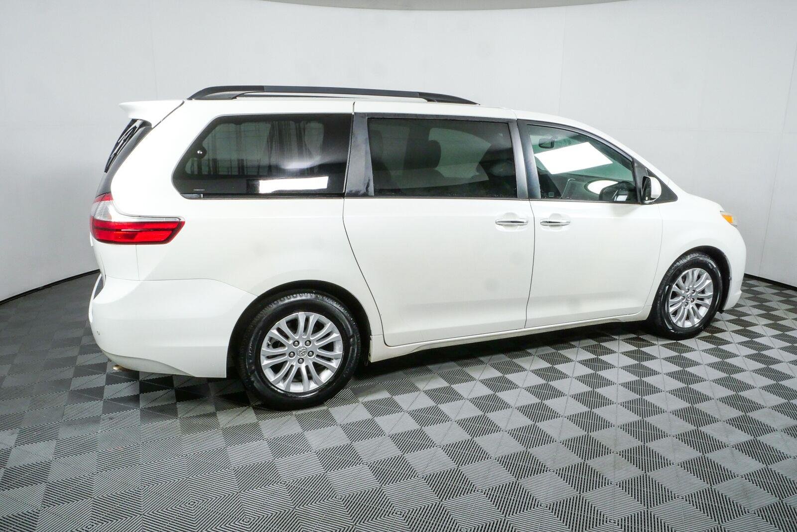 Used 2016 Toyota Sienna XLE with VIN 5TDYK3DC6GS746625 for sale in Chamblee, GA