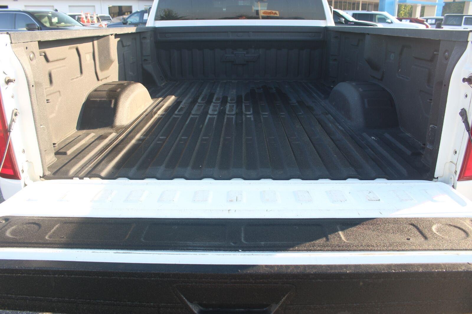 Used 2020 SUMMIT WHITE Chevrolet LTZ image 12