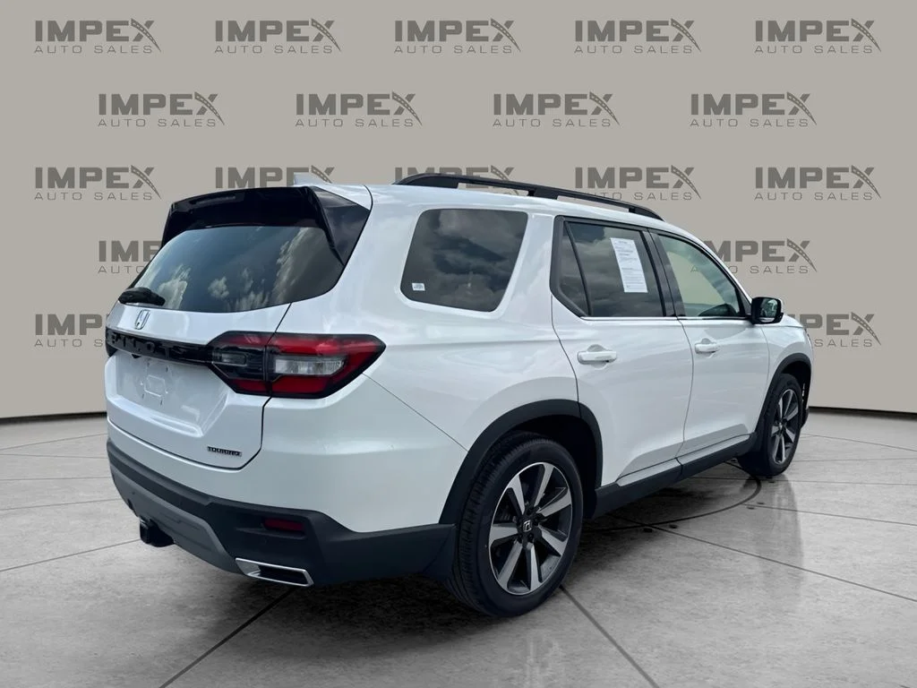 Used 2025  Honda Touring image 5