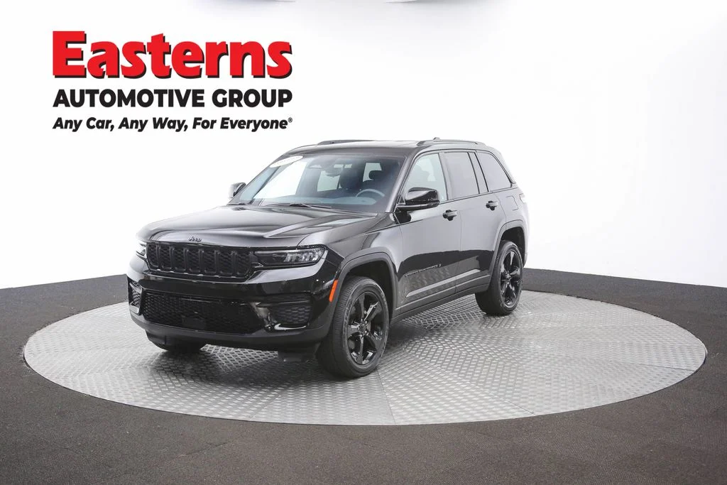 Used 2024 Black Jeep Altitude image 56