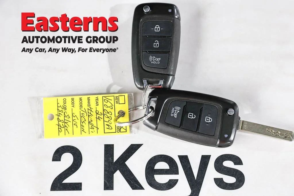Used 2024 Silver Hyundai SE image 31